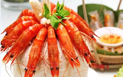 Tôm – nguồn đạm ít thủy ngân, giàu vi chất, nên ăn khoảng 2 bữa mỗi tuần