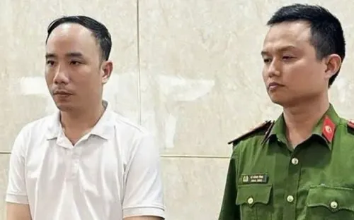 Bắt giám đốc công ty ở Đà Nẵng bị cáo buộc tuyển sinh, cấp chứng chỉ hành nghề giả