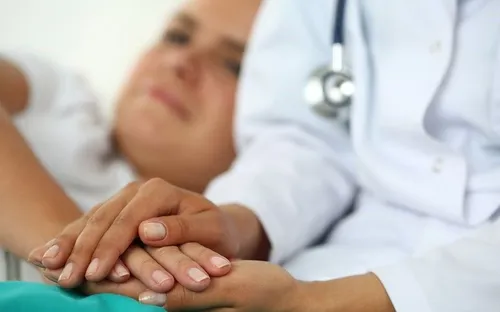 Bác sĩ cảnh báo sai lầm nguy hiểm của bệnh nhân ung thư dịp Tết