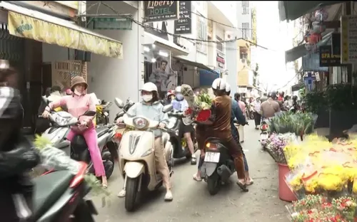 Đà Nẵng nhộn nhịp ngày cuối năm