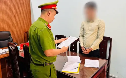 Bắt tạm giam đối tượng bẻ khóa điện thoại, lập ví Zalopay chiếm đoạt tiền chơi “Nổ hũ”