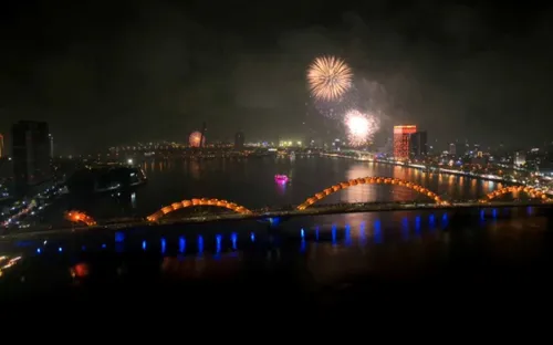 Đà Nẵng rực rỡ đêm giao thừa
