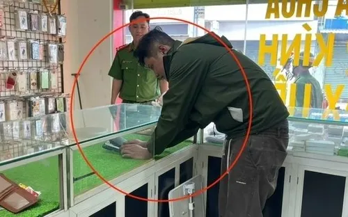 Bắt nhanh đối tượng cắt khóa, trộm 51 điện thoại tại cửa hàng ở Thành phố Hồ Chí Minh