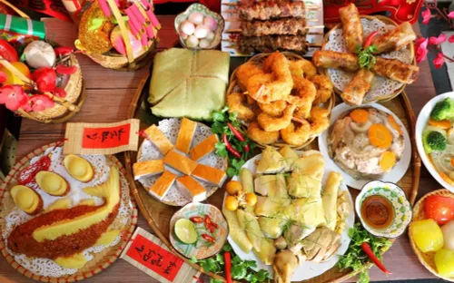 Thói quen ăn uống ngày Tết khiến nhiều người vô tình nạp gấp đôi lượng muối khuyến nghị