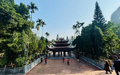 Chùa Hương bước vào cao điểm mùng 2 Tết, dự báo đón hơn 2 vạn khách