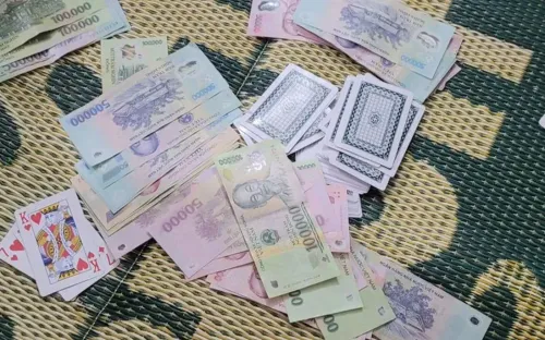 Triệt phá ổ nhóm đánh bạc trên thuyền hoạt động ban đêm ở khu vực giáp ranh Hà Nội – Hưng Yên