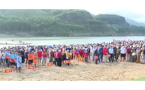 Sôi nổi Giải đua thuyền truyền thống trên thượng nguồn sông Vu Gia dịp xuân Bính Ngọ 2026