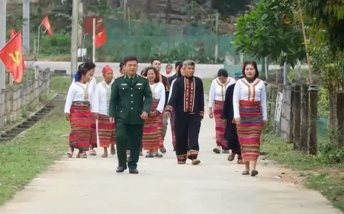 Hướng tới ngày hội non sông: Vai trò người có uy tín trong tuyên truyền bầu cử