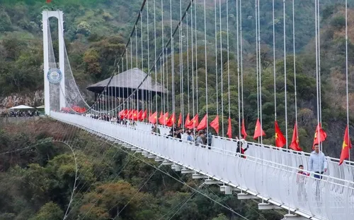 Sơn La đón gần 300.000 lượt khách, thu 360 tỉ đồng dịp Tết Bính Ngọ