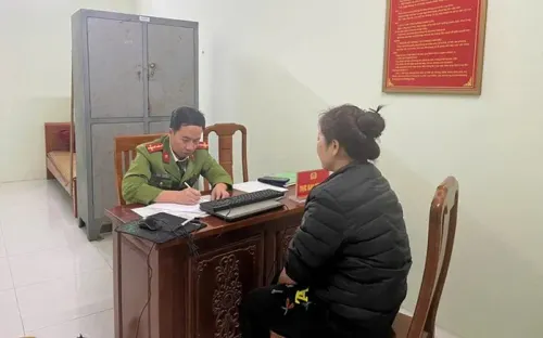 Bắc Ninh: Bắt khẩn cấp người phụ nữ lập bãi giữ xe trái phép, giật chìa khóa ép khách trả tiền