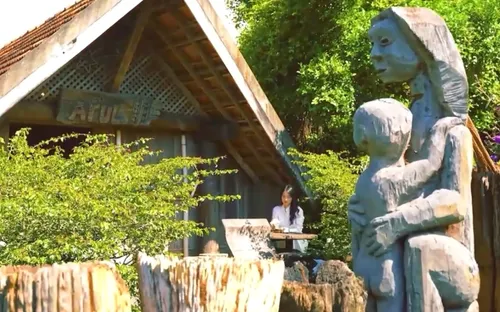 Làng Ê Đê đón Xuân