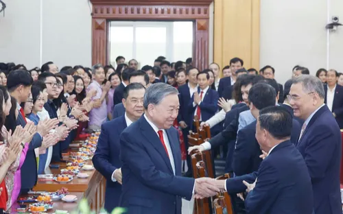 Tổng Bí thư Tô Lâm dự gặp mặt “Mừng Đảng - Mừng Xuân”, yêu cầu khẩn trương triển khai Nghị quyết Đại hội XIV