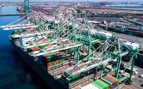 Nhật Bản lo ngại thuế 10% mới của ông Trump có thể làm gián đoạn xuất khẩu sang Mỹ