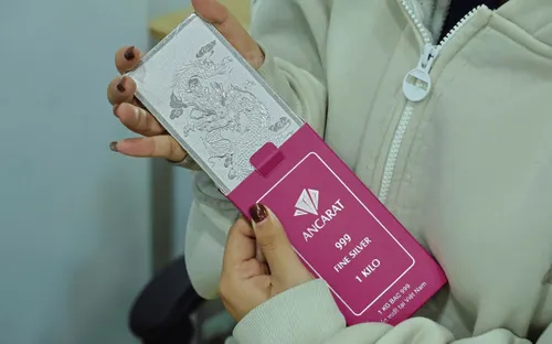 Giá bạc hôm nay 23/2: Bạc trong nước và thế giới bật tăng ngày đầu năm mới