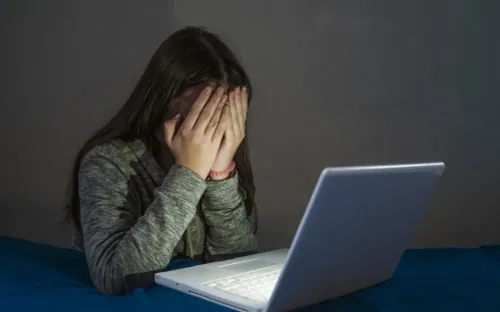 Hội đồng Châu Âu kêu gọi thận trọng với đề xuất cấm trẻ em sử dụng mạng xã hội