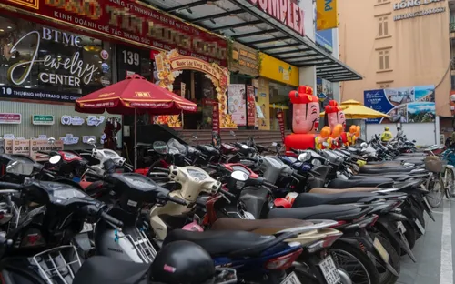 Chuyên gia khuyến nghị tránh mua đuổi giá vàng cao dịp vía Thần Tài, ưu tiên chốt lời từng phần