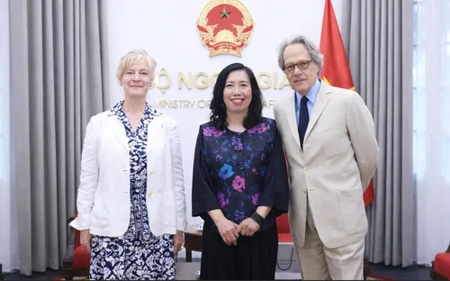 Việt Nam coi trọng phát triển quan hệ và vai trò toàn cầu của Vương quốc Anh