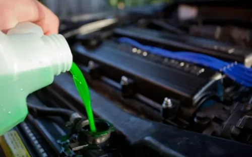 Dầu nhớt và nước làm mát: Hai yếu tố quyết định tuổi thọ động cơ