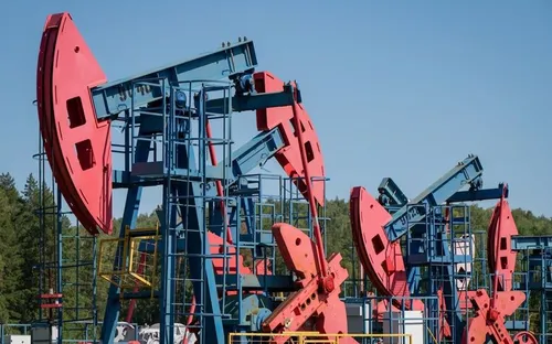 Giá xăng dầu hôm nay (25-2): Giảm nhẹ