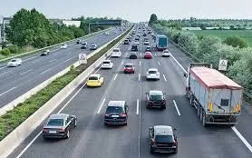 Bám làn trái cao tốc vì “đi đúng tốc độ tối thiểu”: Sự cố chấp tiềm ẩn rủi ro