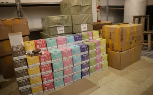 Bắt giữ ô tô chở 298 cây thuốc lá lậu trên Quốc lộ 14 sau cuộc mật phục xuyên đêm