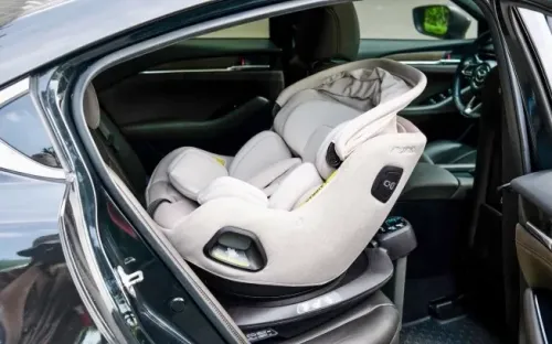 Loạt chính sách mới về ôtô từ 2026: Ưu đãi xe hybrid, đăng kiểm điện tử, siết khí thải và bắt buộc ghế trẻ em