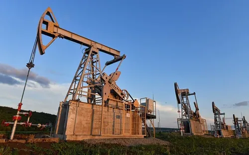 Giá xăng dầu hôm nay (28-2): Tăng mạnh