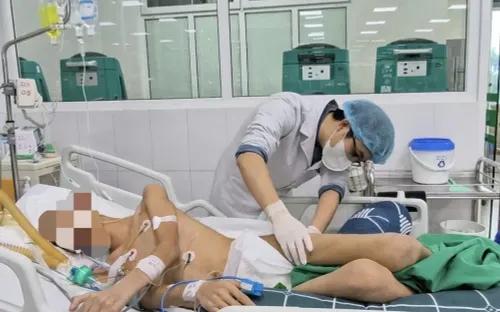 Từ nốt mụn vùng kín, nam thanh niên 17 tuổi rơi vào sốc nhiễm khuẩn, suy đa tạng