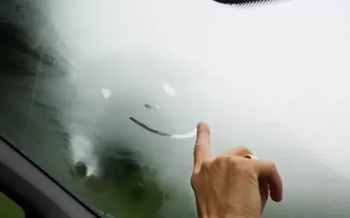 10 cách bảo vệ ôtô, xe máy trong mùa nồm ẩm miền Bắc