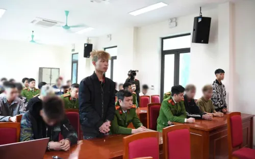 Bắt nhóm thanh thiếu niên chém người đi đường sau 36 giờ gây án