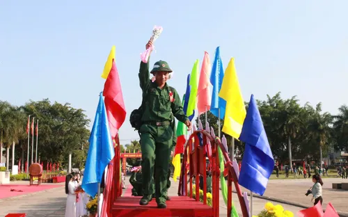 Quảng Ngãi Hơn 3.900 thanh niên hăng hái lên đường nhập ngũ