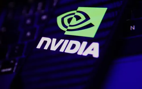 Mỹ cân nhắc áp trần số lượng chip AI Nvidia bán cho khách hàng tại Trung Quốc