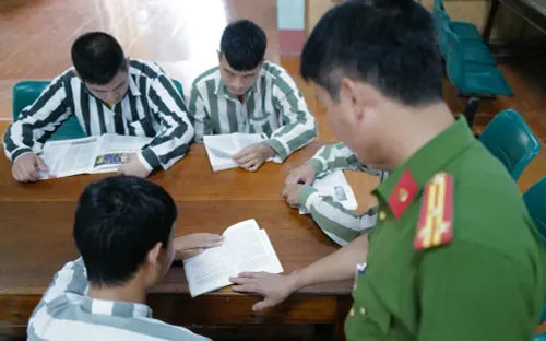 Trại giam dự kiến mở tài khoản ngân hàng, dán QR Code để người nhà chuyển tiền cho phạm nhân