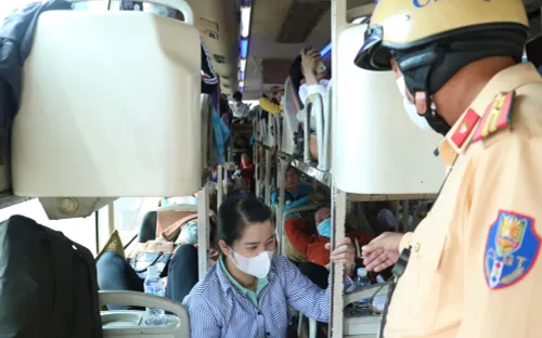 Xe khách chở quá số người: Nguy cơ tai nạn và thương vong tăng cao