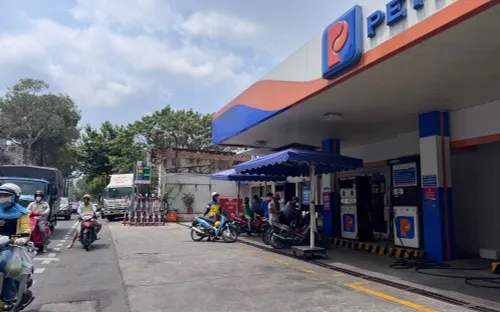 Áp lực tăng giá xăng dầu