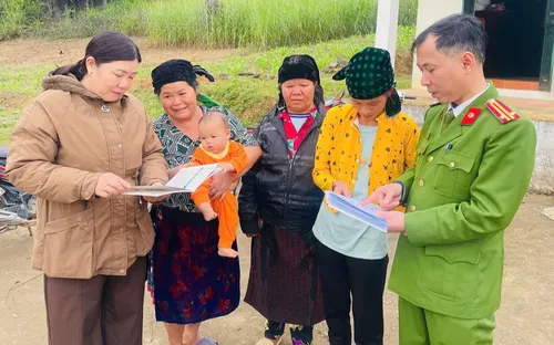 Thuận Hòa linh hoạt tuyên truyền bầu cử bằng tiếng dân tộc, đưa thông tin tới từng thôn bản