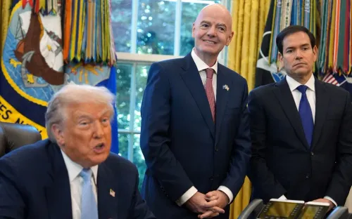 CĐV quốc tế tới Mỹ xem World Cup 2026 sẽ phải trả phí nhập cảnh gần gấp đôi