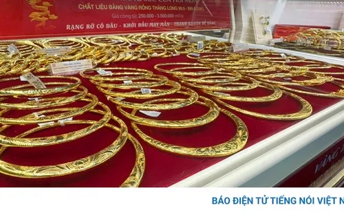 Giá vàng hôm nay 5/3: Vàng trong nước ổn định, vàng thế giới giảm