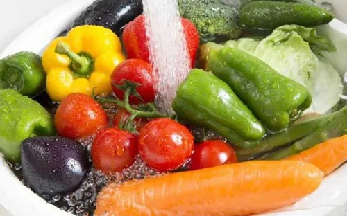 Rửa rau đúng cách để đảm bảo an toàn thực phẩm
