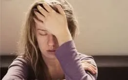 Vì sao phụ nữ dễ lo âu hơn nam giới?