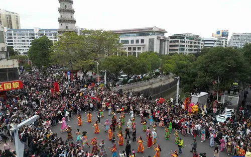 Triều Sán: "Nhà hát sống" giữa lòng Quảng Đông hút khách bằng bản sắc truyền thống