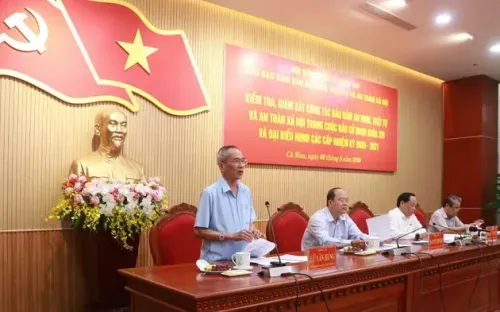 Phó Chủ tịch Quốc hội Trần Quang Phương kiểm tra công tác bảo đảm an ninh cho bầu cử tại Cà Mau