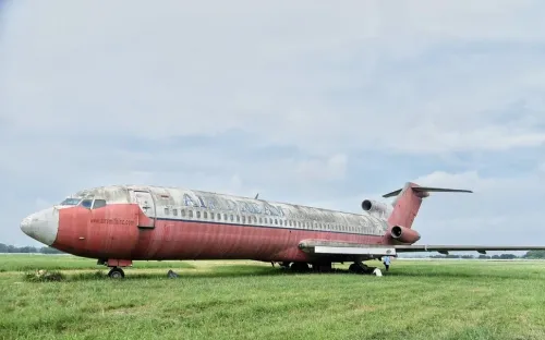 Học viện Hàng không tiếp nhận tàu bay Boeing 727 bị bỏ rơi làm giáo cụ