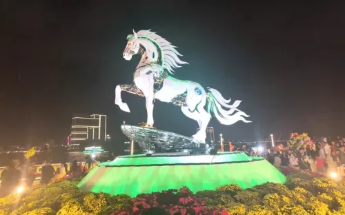 Đà Nẵng tiếp tục trưng bày hai linh vật ngựa “gây sốt” đến hết tháng 9-2026
