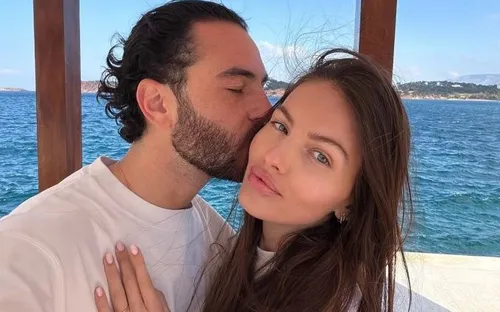 "Cô gái đẹp nhất thế giới" Thylane Blondeau chính thức đính hôn ở tuổi 25