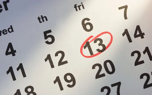 Thứ Sáu ngày 13 và Nỗi sợ triệu đô