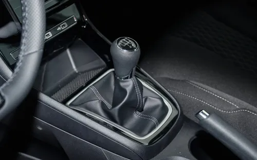 Hộp số sàn dần mất vị thế trước làn sóng công nghệ ô tô hiện đại