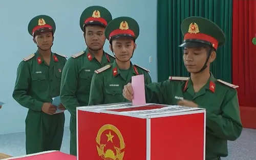 Bầu cử sớm tại biên giới Đắk Lắk