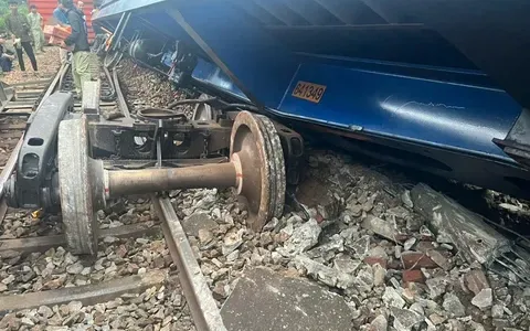 Tạm dừng tàu du lịch Huế – Đà Nẵng sau sự cố trật bánh tàu hàng tại đèo Hải Vân