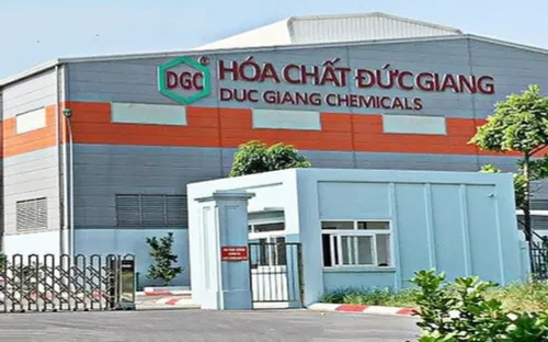 Cổ phiếu Hóa chất Đức Giang giảm sàn sau thông tin lãnh đạo bị bắt